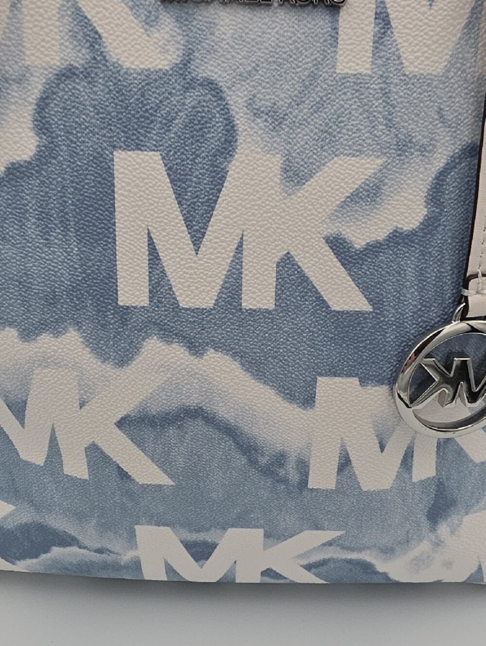 Michael Kors Blue & White Tie-Dye Wash MK Monogram Canvas Large Tote (NWOT)🩵🤍 - Picture 3 of 14